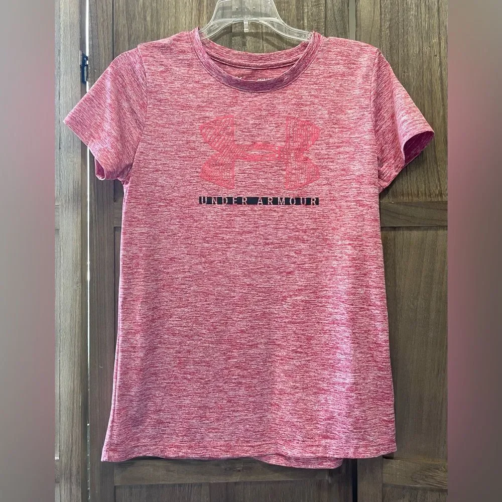 EUC. Ladies’ Under Armour lightweight red short sleeve shirt. - Picture 1 of 4